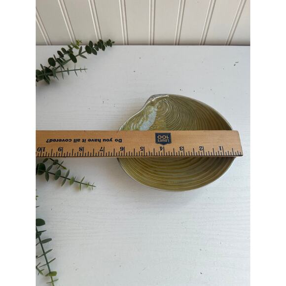 Mariposa Metal Clam Shell Dish | Handcrafted Enamel Painted Coastal Decor - Picture 2 of 8